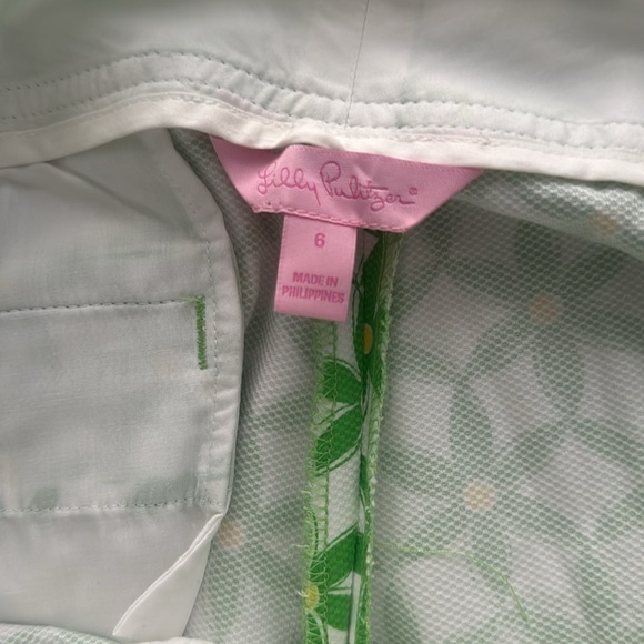 Lilly Pulitzer white capris with green and yellow - Picture 6 of 9